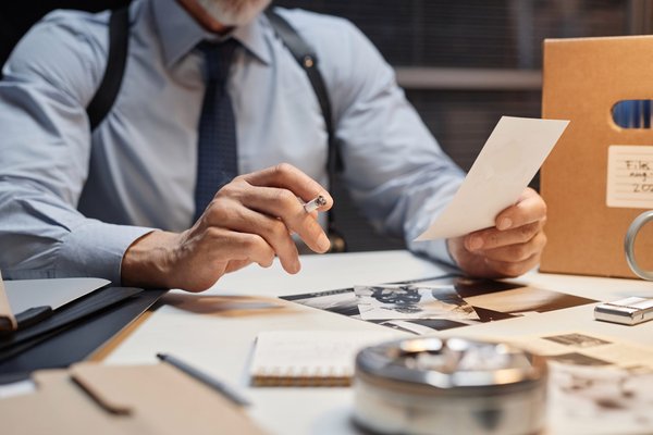 Les critères pour dénicher un détective privé à Paris