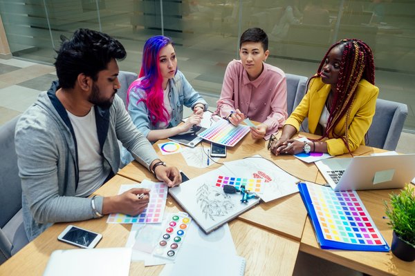 Pourquoi confier ses designs graphiques à une agence de communication ?